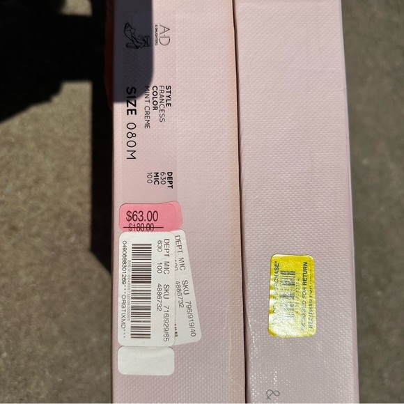 Heels - Picture 4 of 4